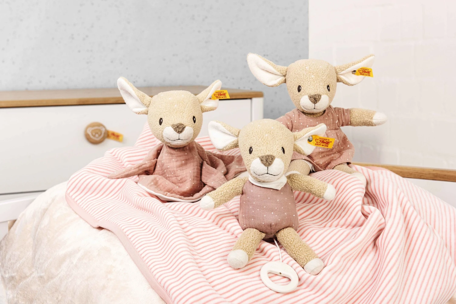 Steiff Knuffeldoek Raja Hert Beige Roze 4 Steiff Knuffeldoek Raja Hert Beige Roze - Afbeelding 2