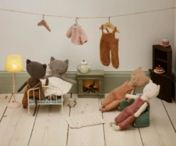 Maileg Knuffelkat Chatons Kitten Grijs 23cm 5 Maileg Knuffelkat Chatons Kitten Grijs 23cm -Knuffels Winkel image 96